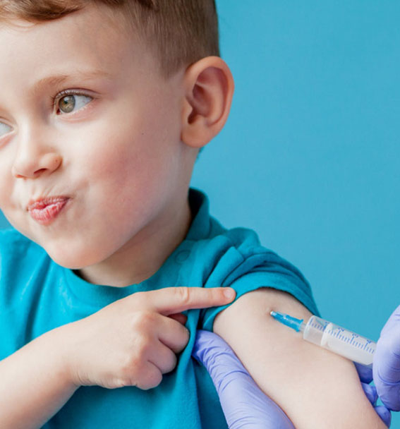 Прививки несовершеннолетним должны делать с согласия родителей